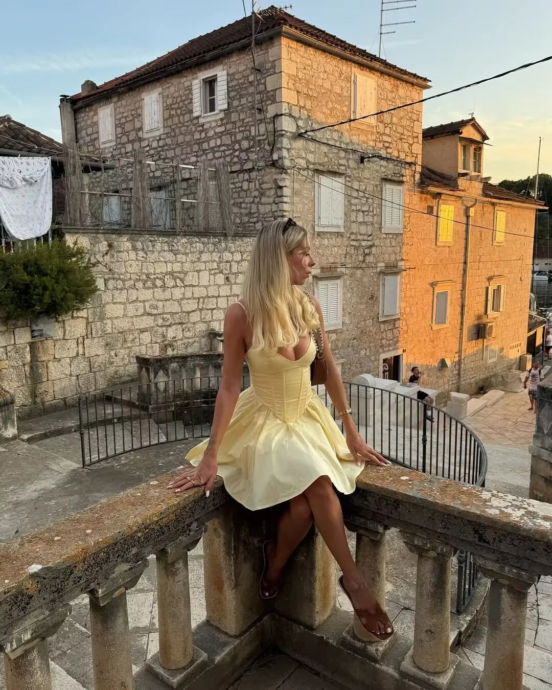 Fishbone Waist Yellow Mini Dress Lace-Up Back