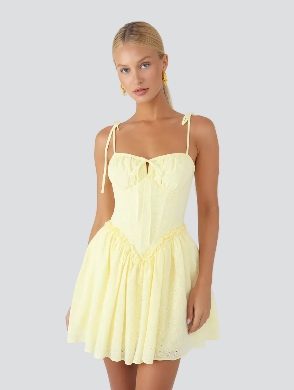 Robe Brodée Basse Taille
